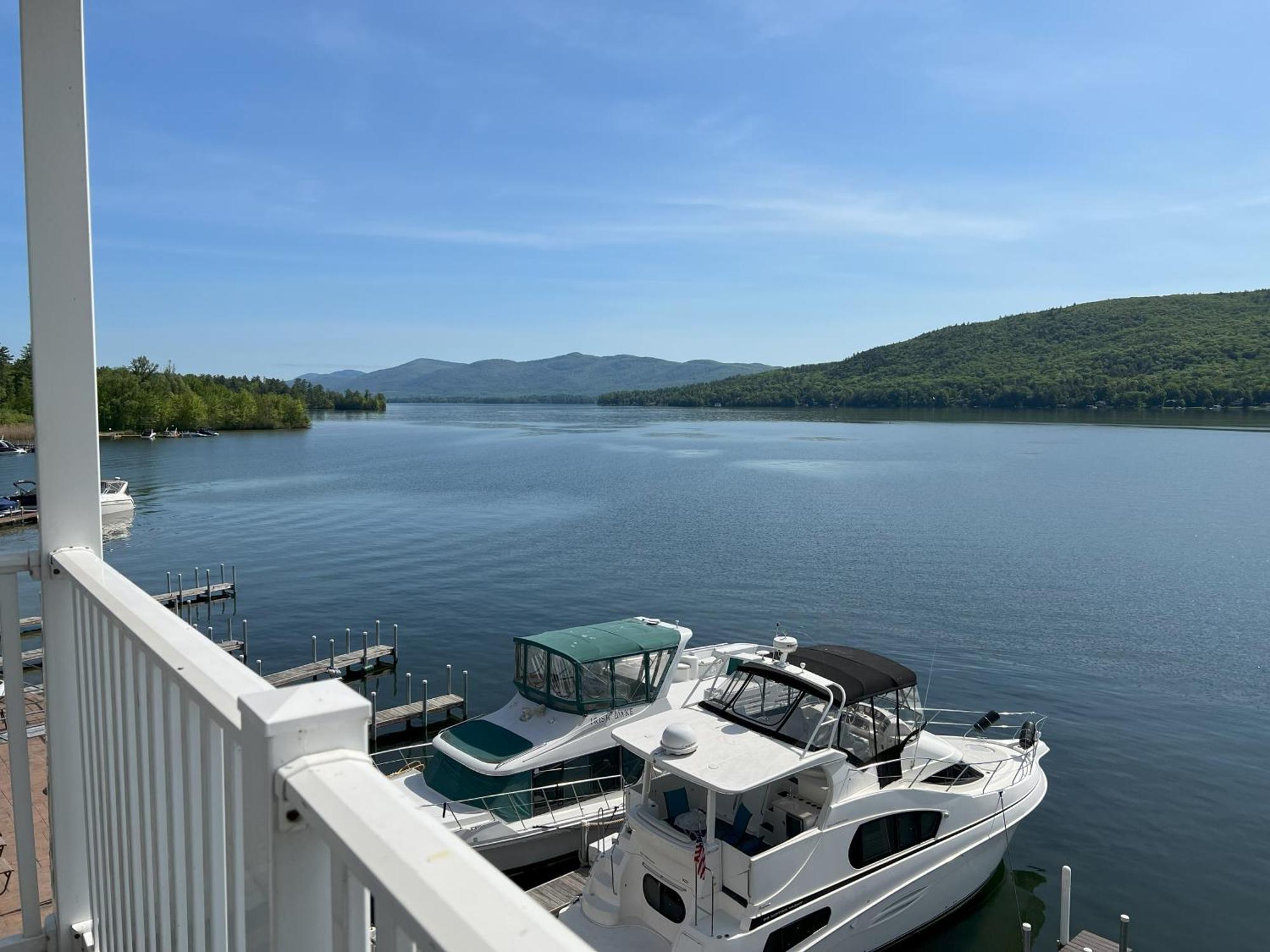 Georgian Lakeside Resort Lake George Exteriör bild