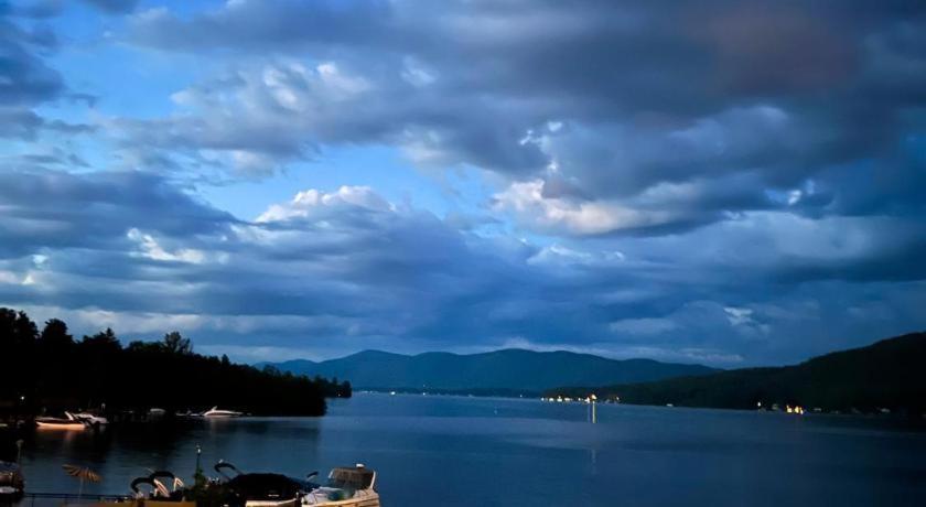 Georgian Lakeside Resort Lake George Exteriör bild