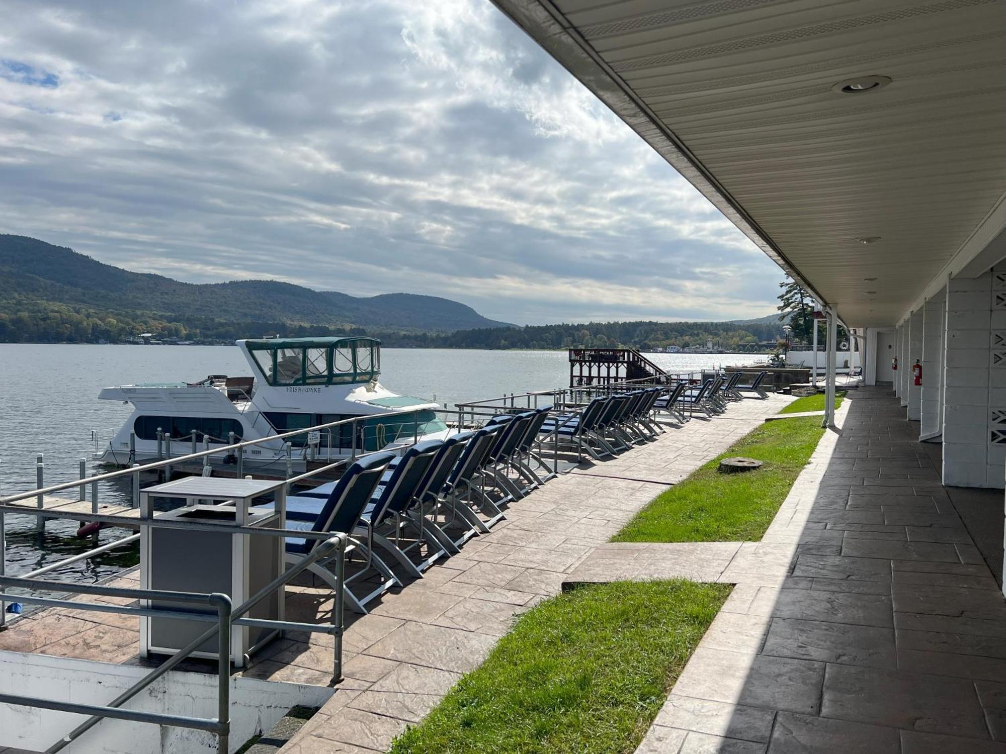 Georgian Lakeside Resort Lake George Exteriör bild